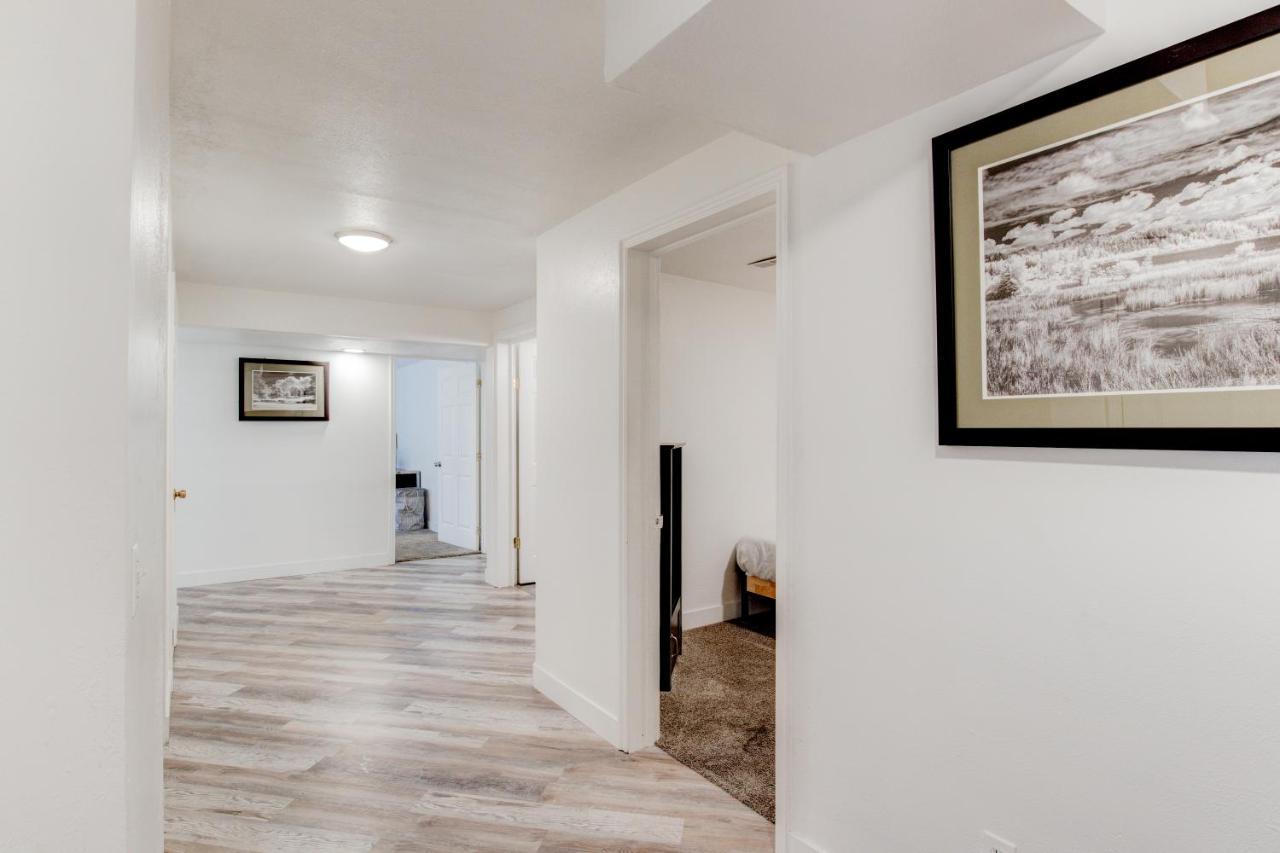Modern Private Whole Unit 4 Bedroom Guest Suite King Bed Salt Lake City Exterior foto